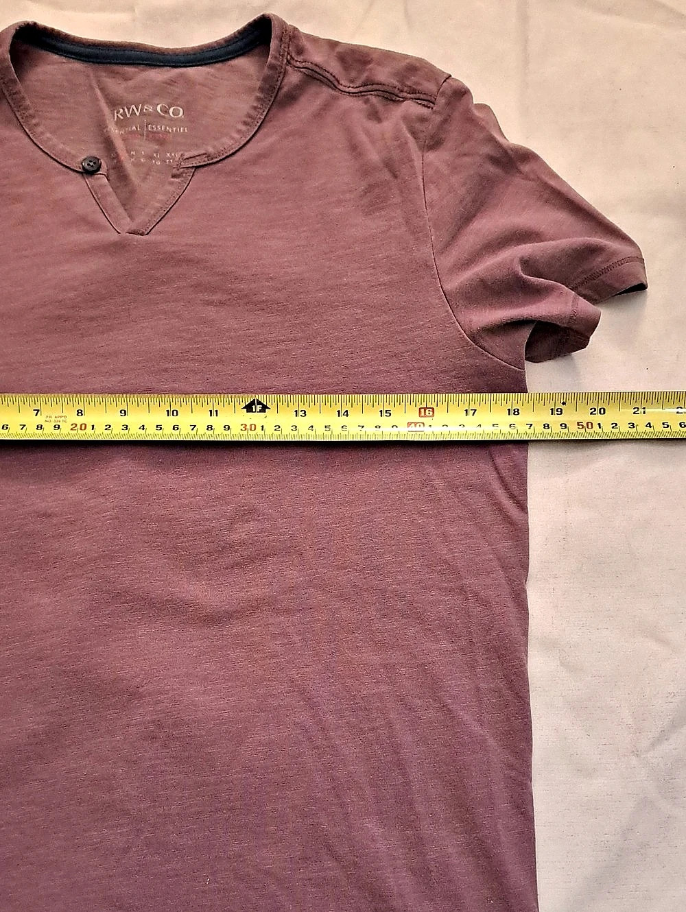 RW&CO Essential Fitted Henley T-Shirt Fitted Henley T-Shirts Size Small